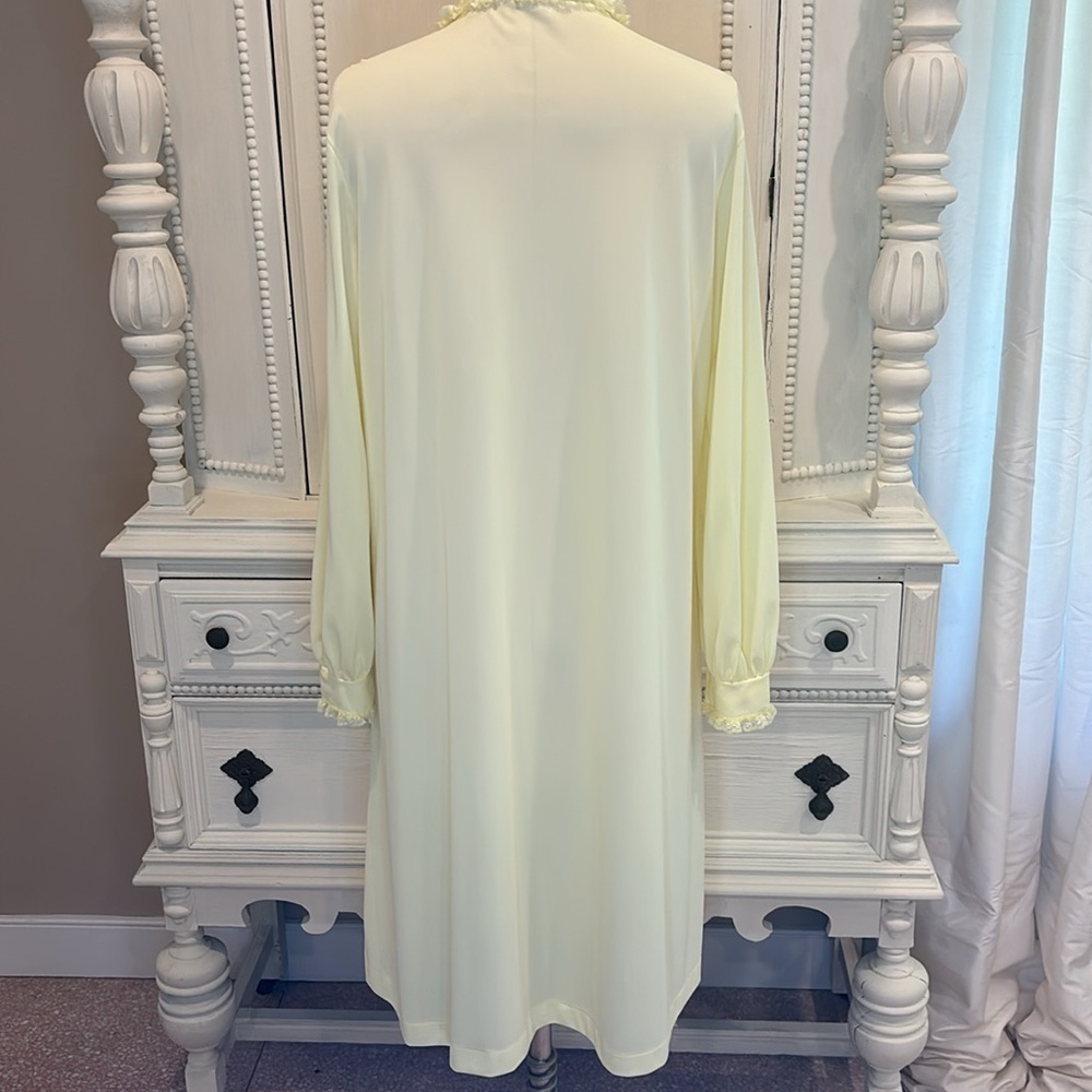 Goddard Artemis Vintage 60’s Yellow Lace and Embroidery Button Down Robe SZ MD - Picture 8 of 12
